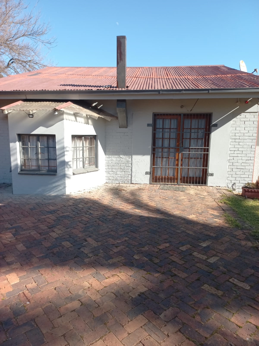 4 Bedroom Property for Sale in Mullerstuine Gauteng