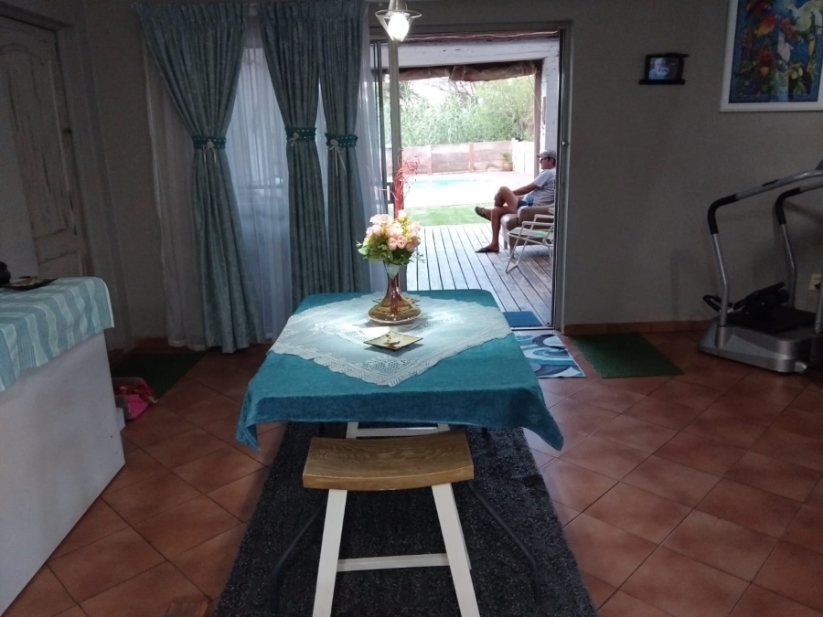 4 Bedroom Property for Sale in Mullerstuine Gauteng