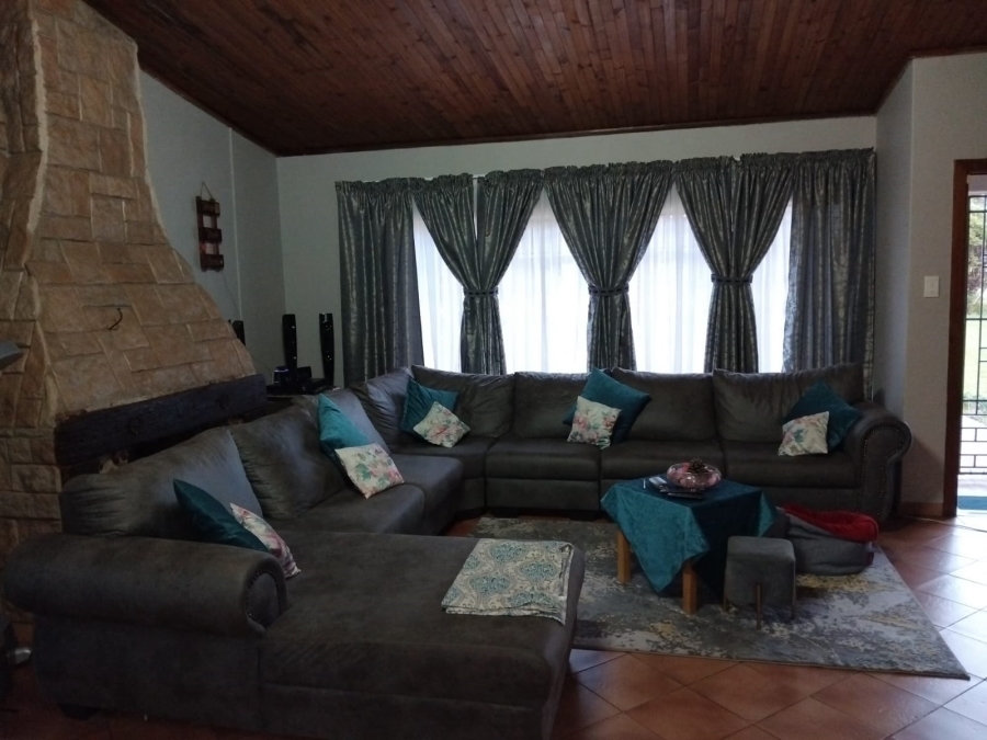 4 Bedroom Property for Sale in Mullerstuine Gauteng