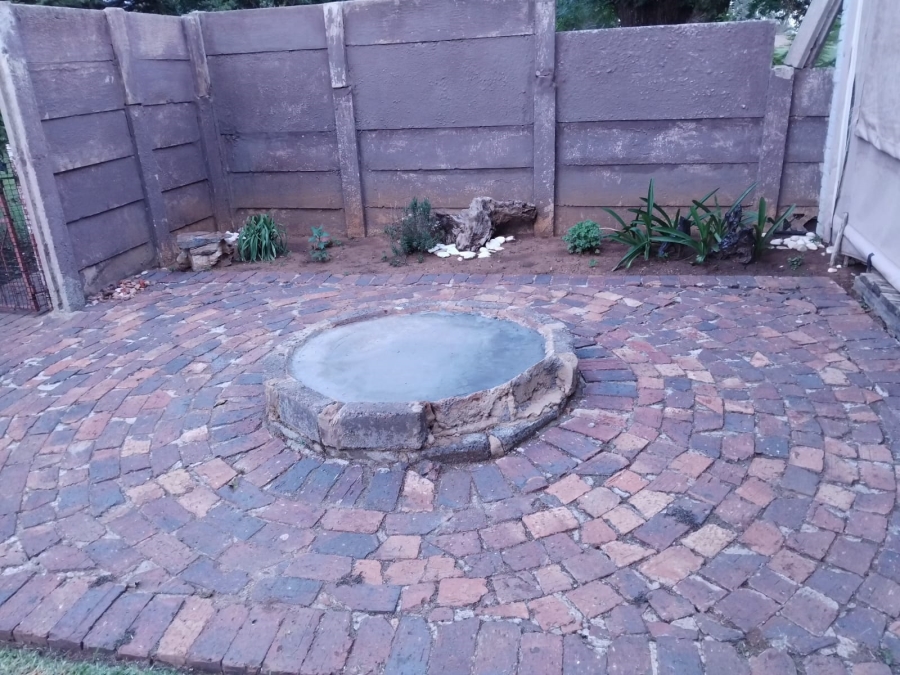 4 Bedroom Property for Sale in Mullerstuine Gauteng