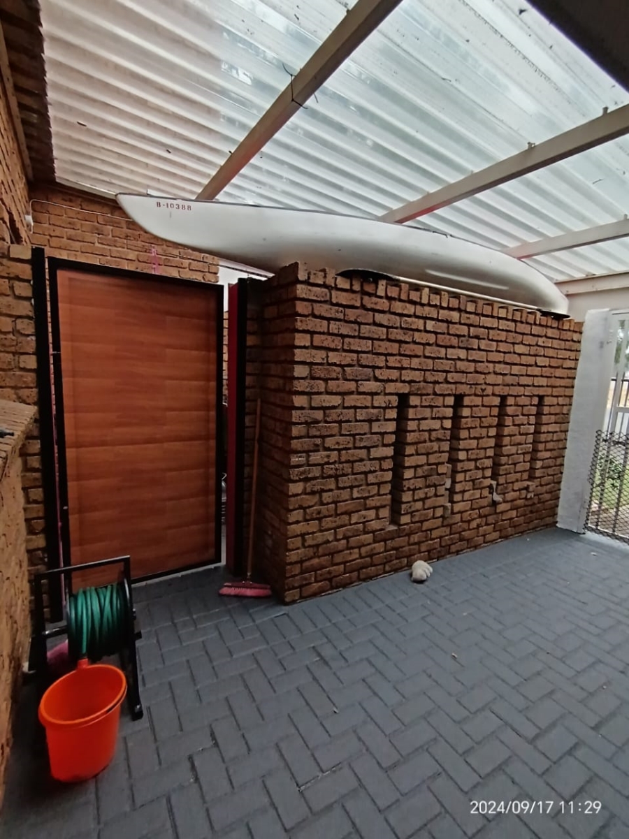 3 Bedroom Property for Sale in Flora Gardens Gauteng