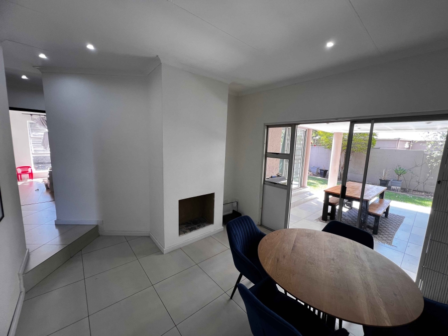 3 Bedroom Property for Sale in Magaliessig Gauteng