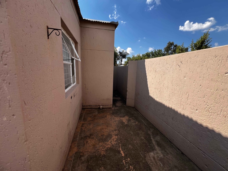 3 Bedroom Property for Sale in Magaliessig Gauteng