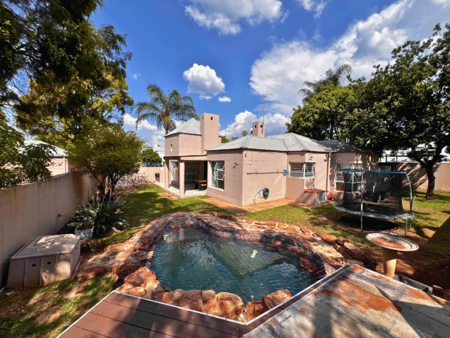 3 Bedroom Property for Sale in Magaliessig Gauteng