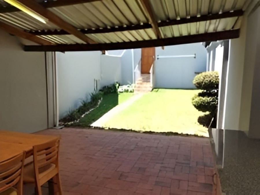 To Let 2 Bedroom Property for Rent in Parkmore Gauteng