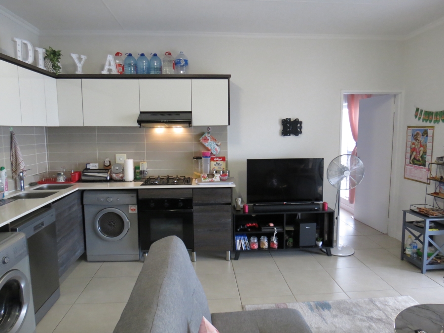 1 Bedroom Property for Sale in Greenstone Hill Gauteng