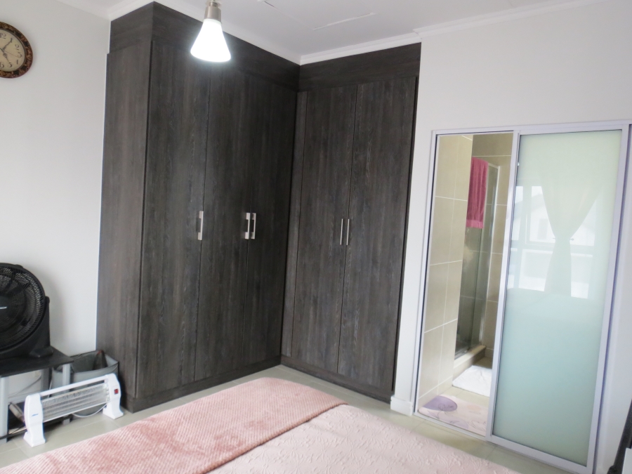 1 Bedroom Property for Sale in Greenstone Hill Gauteng