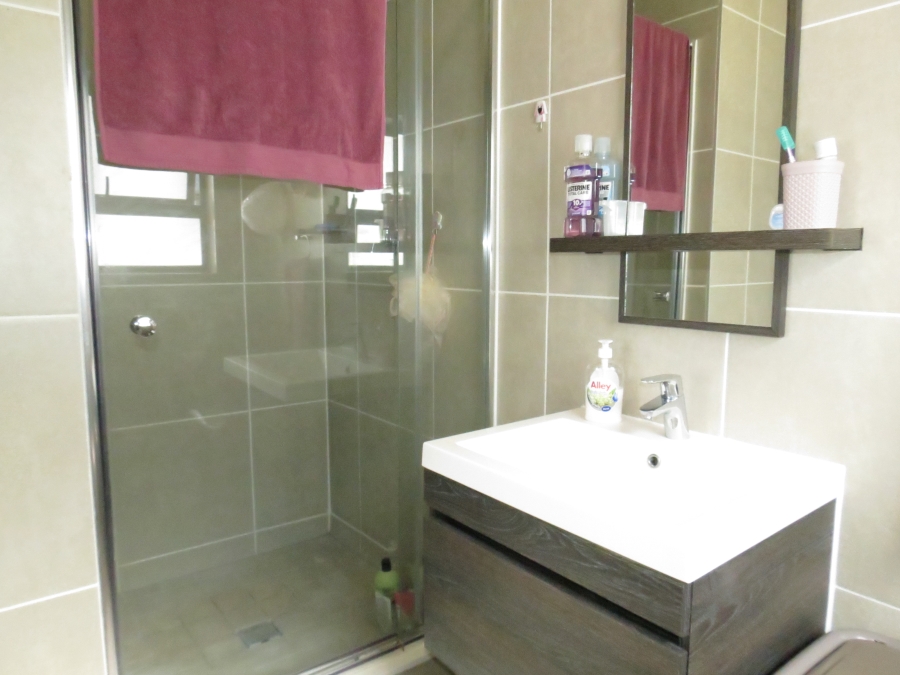 1 Bedroom Property for Sale in Greenstone Hill Gauteng