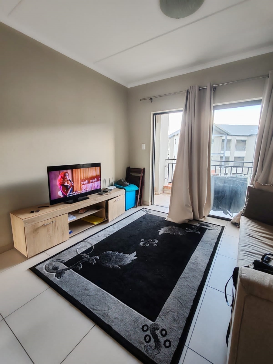 1 Bedroom Property for Sale in Erand Gardens Gauteng