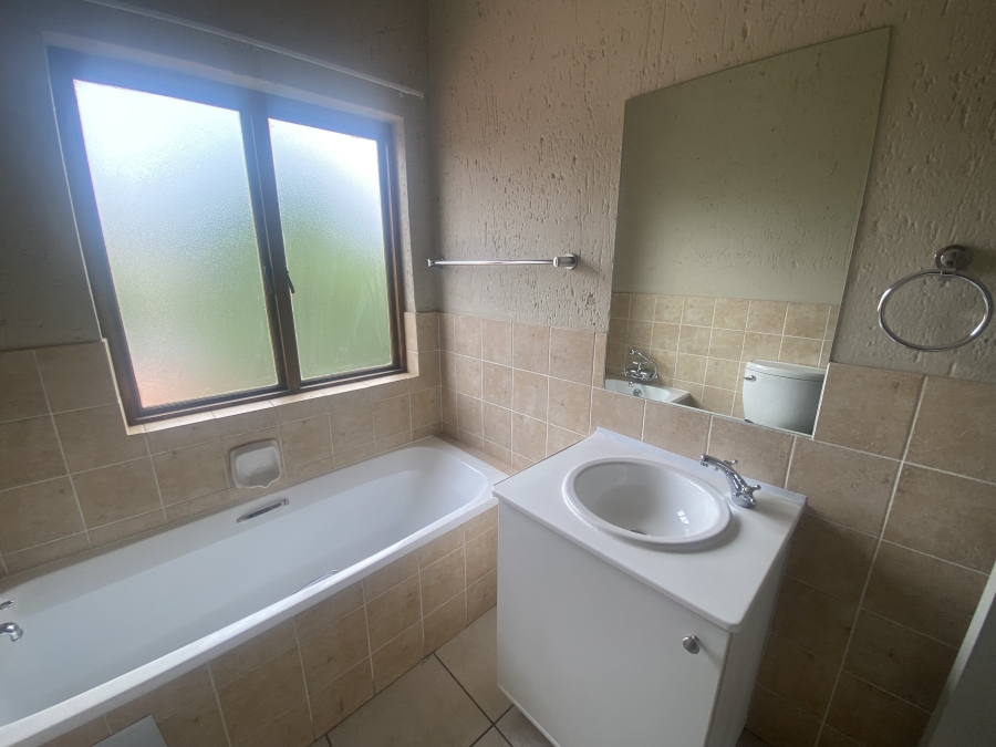 To Let 2 Bedroom Property for Rent in Paulshof Gauteng