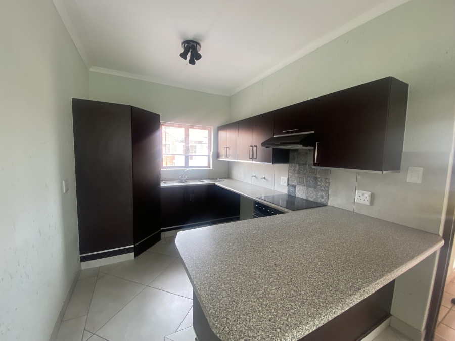 To Let 2 Bedroom Property for Rent in Paulshof Gauteng