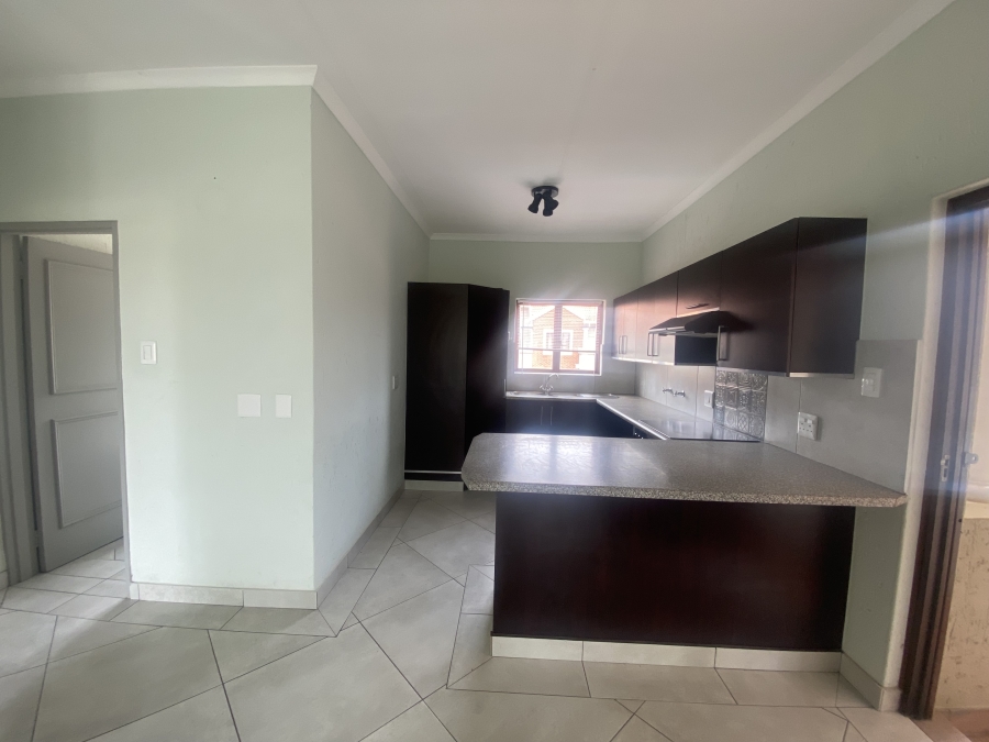 To Let 2 Bedroom Property for Rent in Paulshof Gauteng