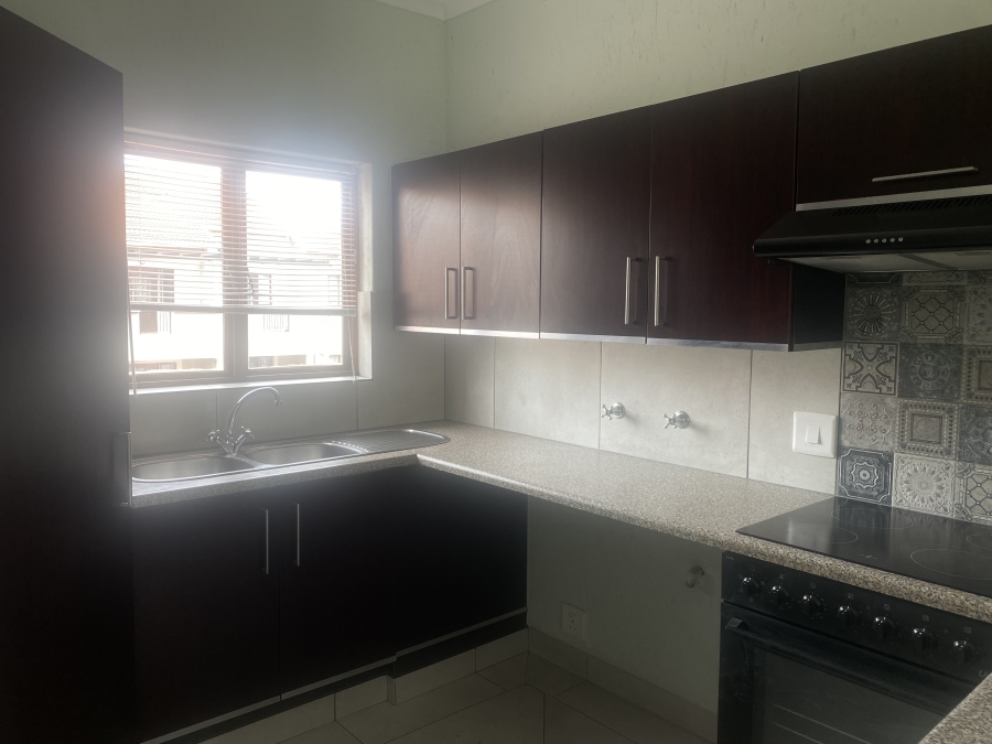 To Let 2 Bedroom Property for Rent in Paulshof Gauteng