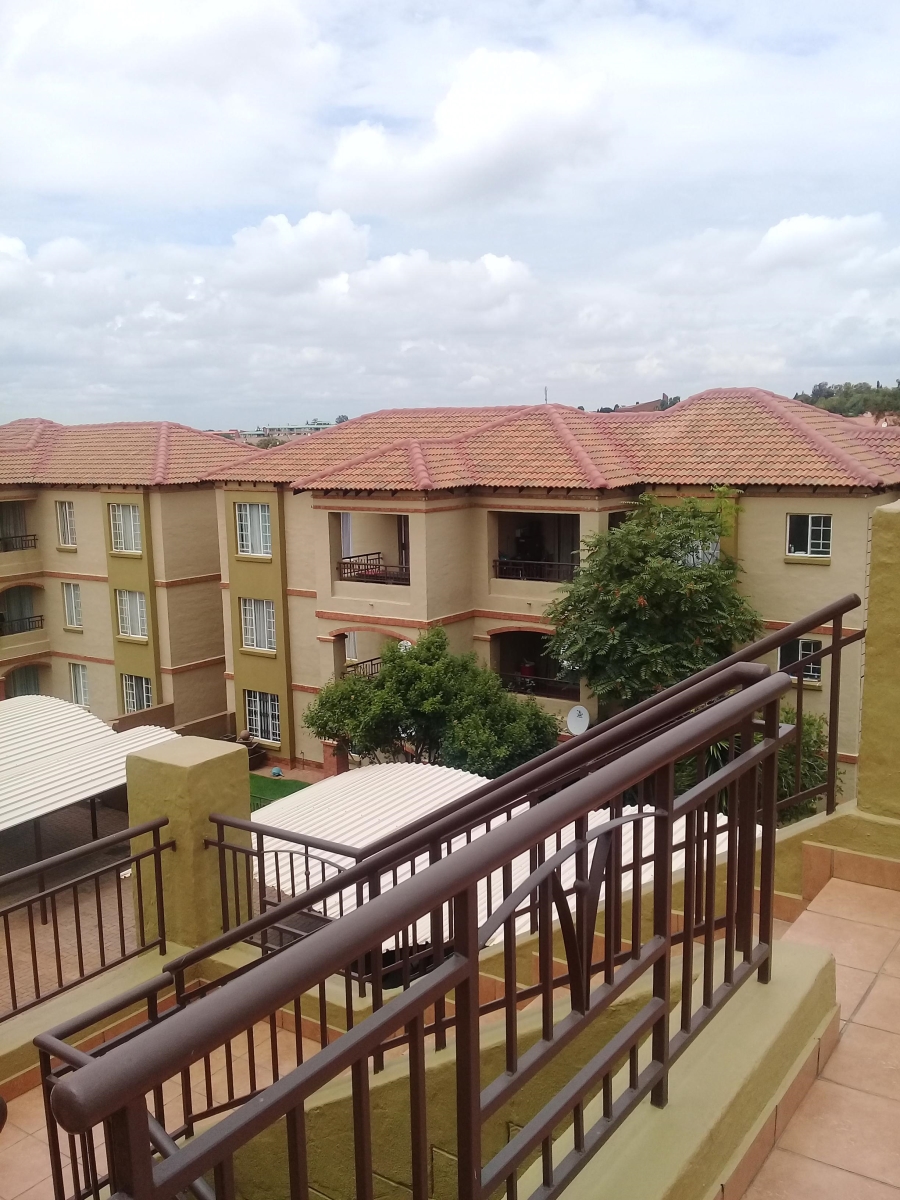 To Let 2 Bedroom Property for Rent in Castleview Gauteng