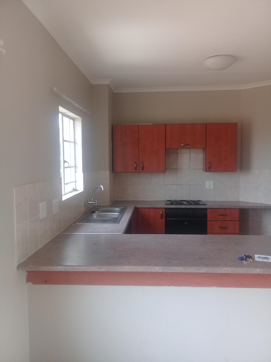 To Let 2 Bedroom Property for Rent in Castleview Gauteng