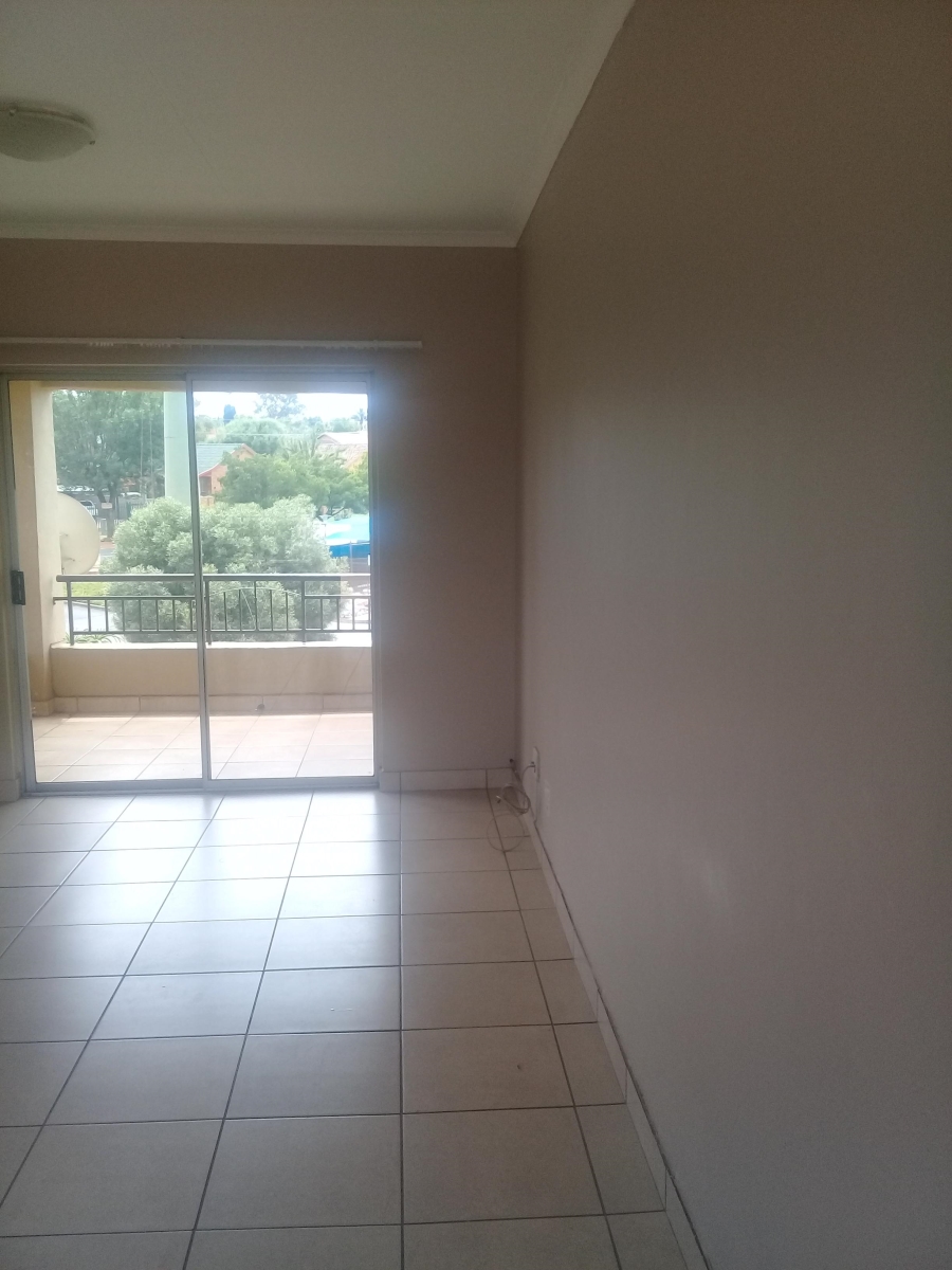 To Let 2 Bedroom Property for Rent in Castleview Gauteng