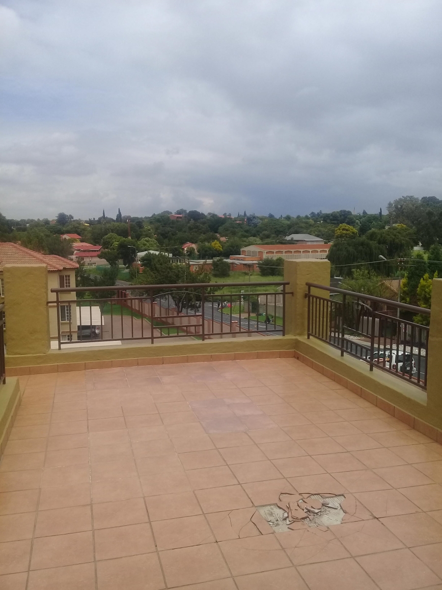 To Let 2 Bedroom Property for Rent in Castleview Gauteng