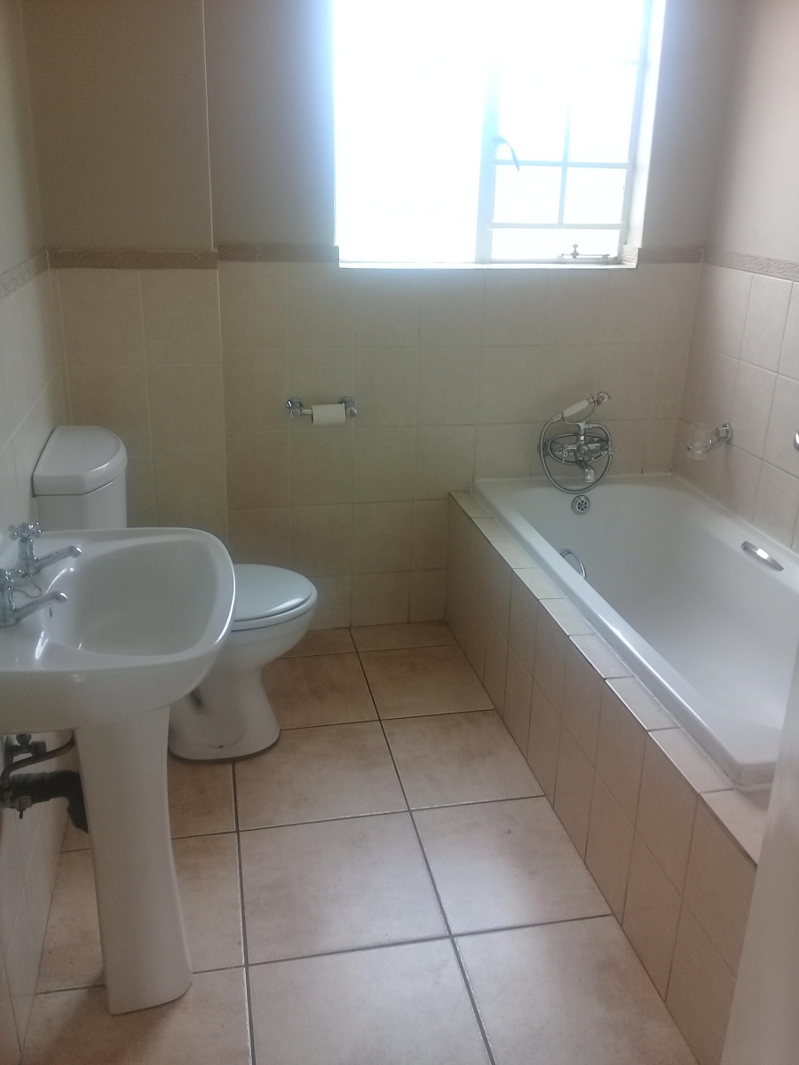 To Let 2 Bedroom Property for Rent in Castleview Gauteng