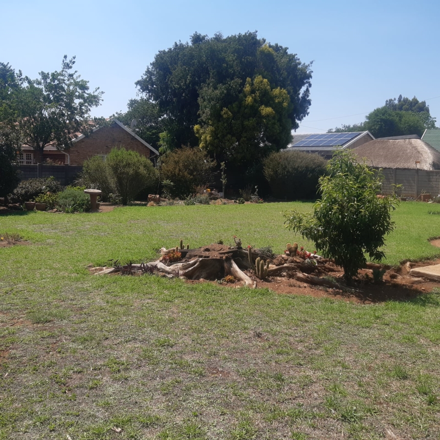 3 Bedroom Property for Sale in Brackenhurst Gauteng