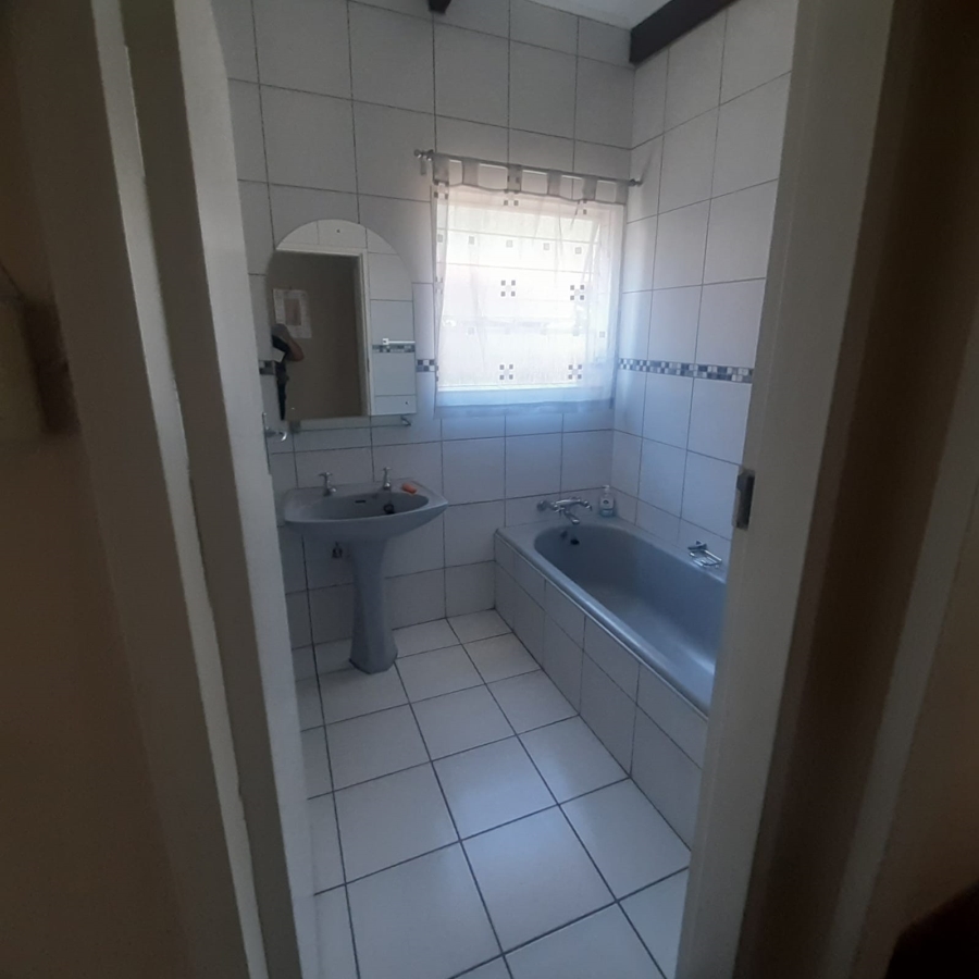 3 Bedroom Property for Sale in Brackenhurst Gauteng