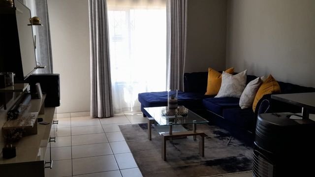 To Let 2 Bedroom Property for Rent in Glen Austin Gauteng