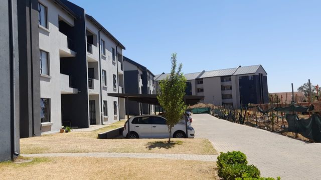 To Let 2 Bedroom Property for Rent in Glen Austin Gauteng