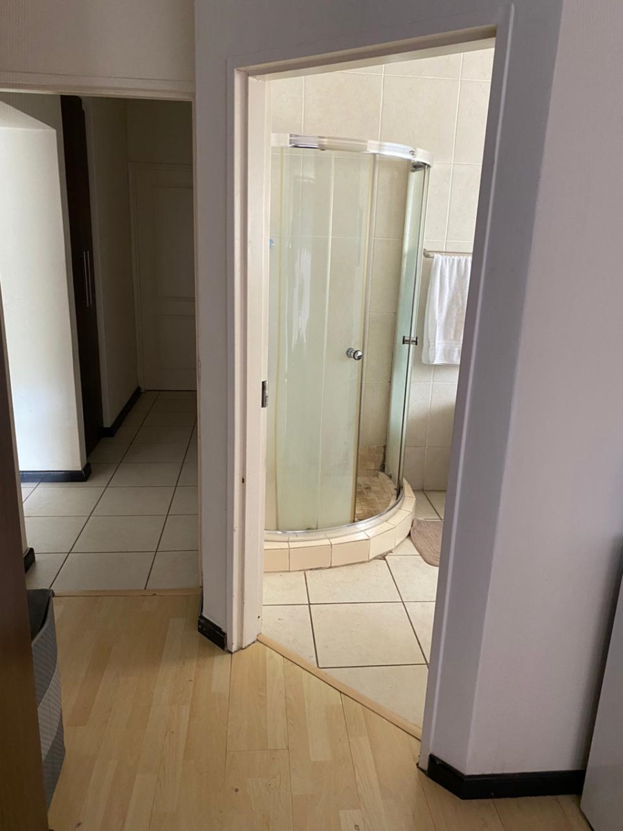 2 Bedroom Property for Sale in Greenstone Hill Gauteng