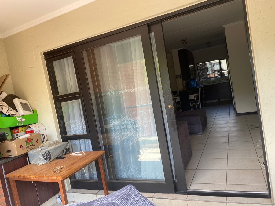 2 Bedroom Property for Sale in Greenstone Hill Gauteng