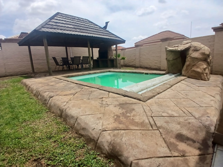 3 Bedroom Property for Sale in Arcon Park Gauteng