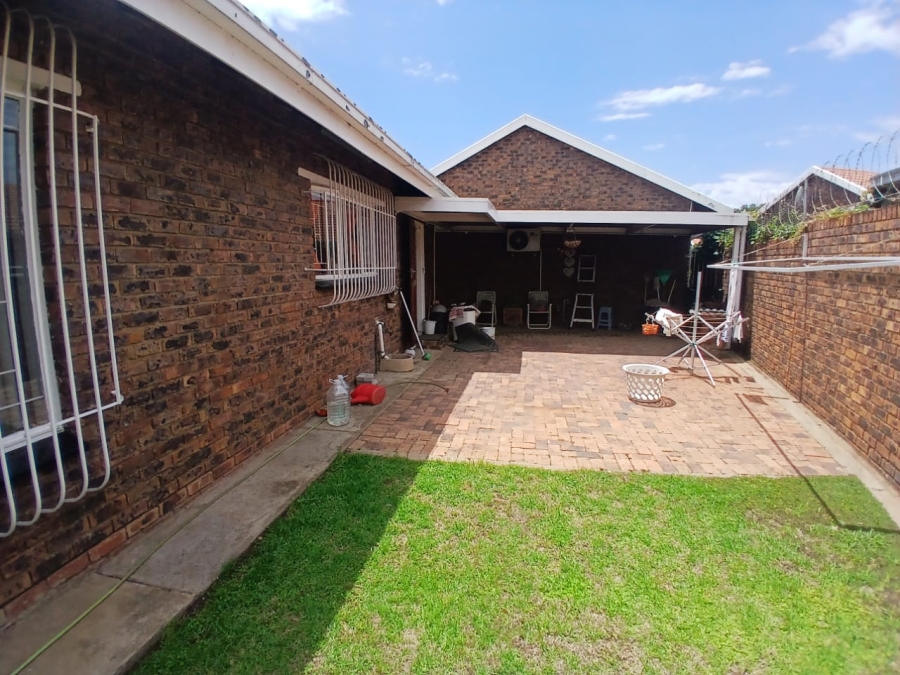 3 Bedroom Property for Sale in Arcon Park Gauteng