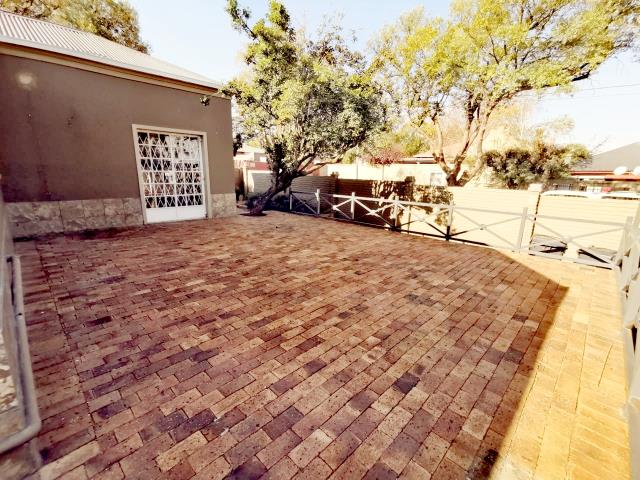 To Let 3 Bedroom Property for Rent in Florida Gauteng