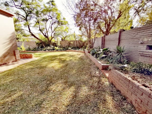 To Let 3 Bedroom Property for Rent in Florida Gauteng