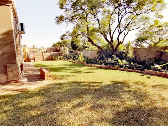 To Let 3 Bedroom Property for Rent in Florida Gauteng