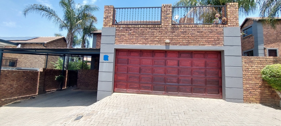 To Let 4 Bedroom Property for Rent in Meyersdal Gauteng