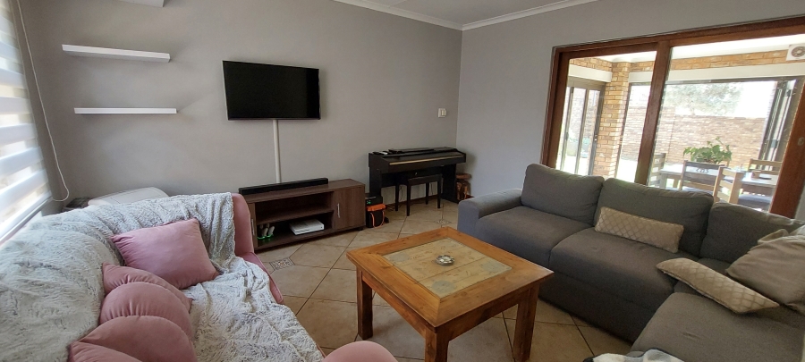 To Let 4 Bedroom Property for Rent in Meyersdal Gauteng