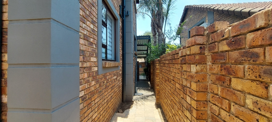 To Let 4 Bedroom Property for Rent in Meyersdal Gauteng