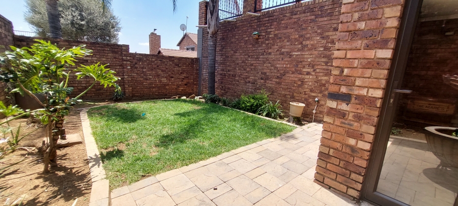 To Let 4 Bedroom Property for Rent in Meyersdal Gauteng