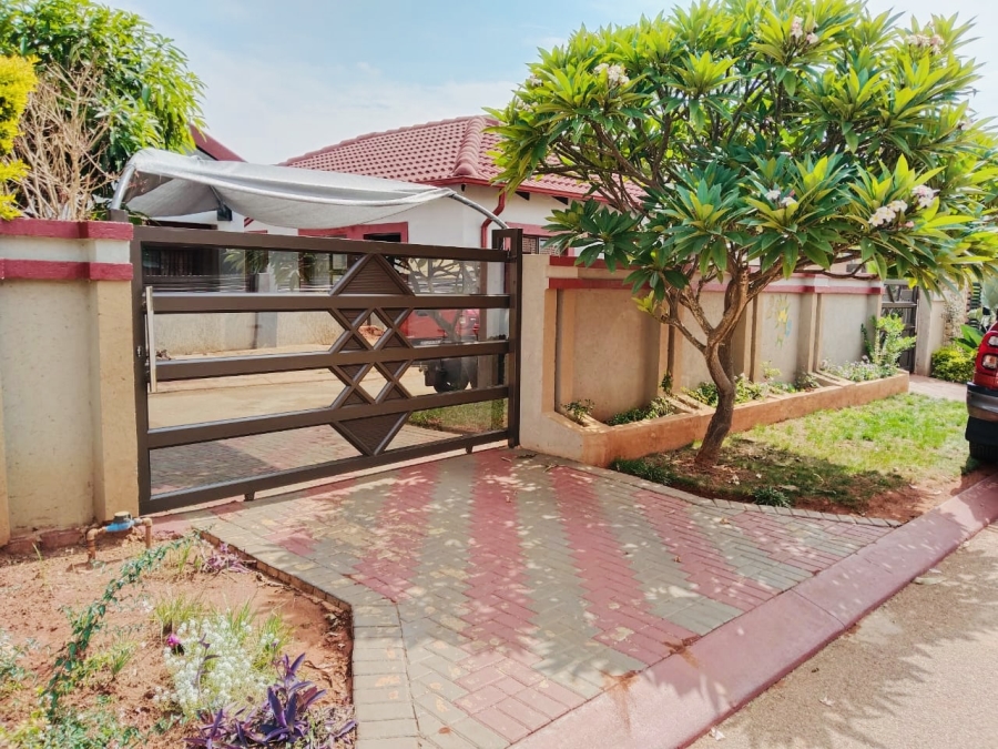 2 Bedroom Property for Sale in The Orchards Gauteng