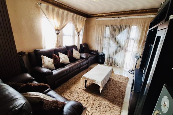 2 Bedroom Property for Sale in The Orchards Gauteng