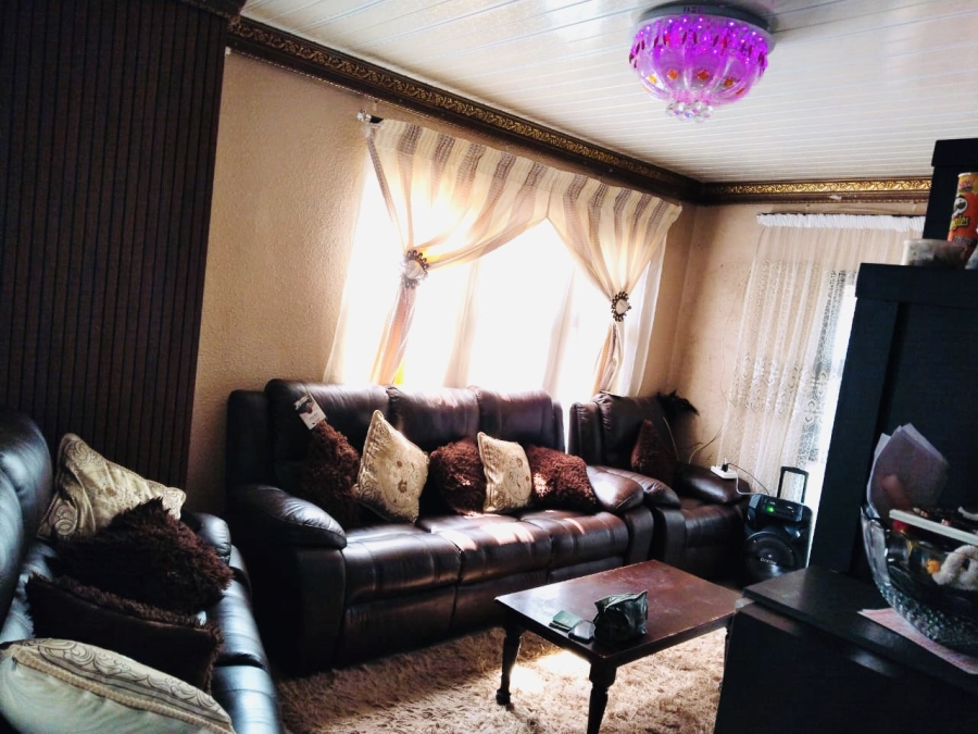 2 Bedroom Property for Sale in The Orchards Gauteng