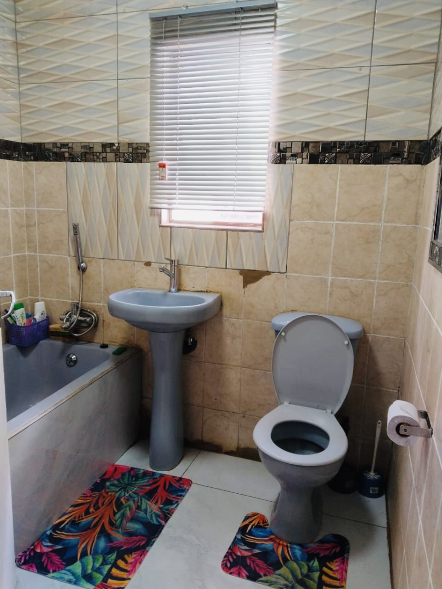 2 Bedroom Property for Sale in The Orchards Gauteng