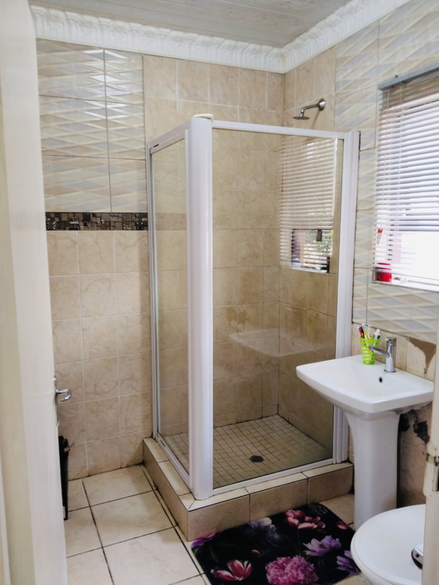 2 Bedroom Property for Sale in The Orchards Gauteng