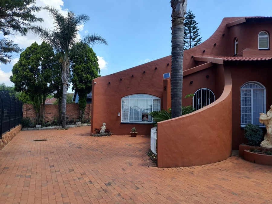 3 Bedroom Property for Sale in Wilro Park Gauteng