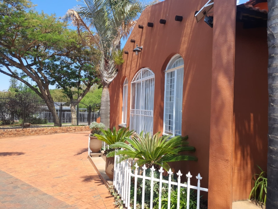 3 Bedroom Property for Sale in Wilro Park Gauteng