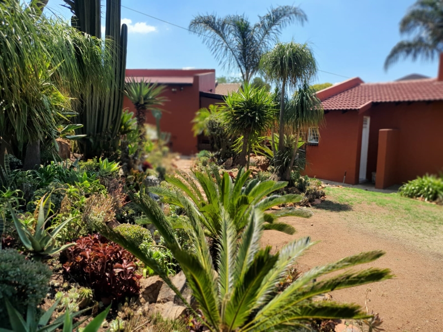 3 Bedroom Property for Sale in Wilro Park Gauteng