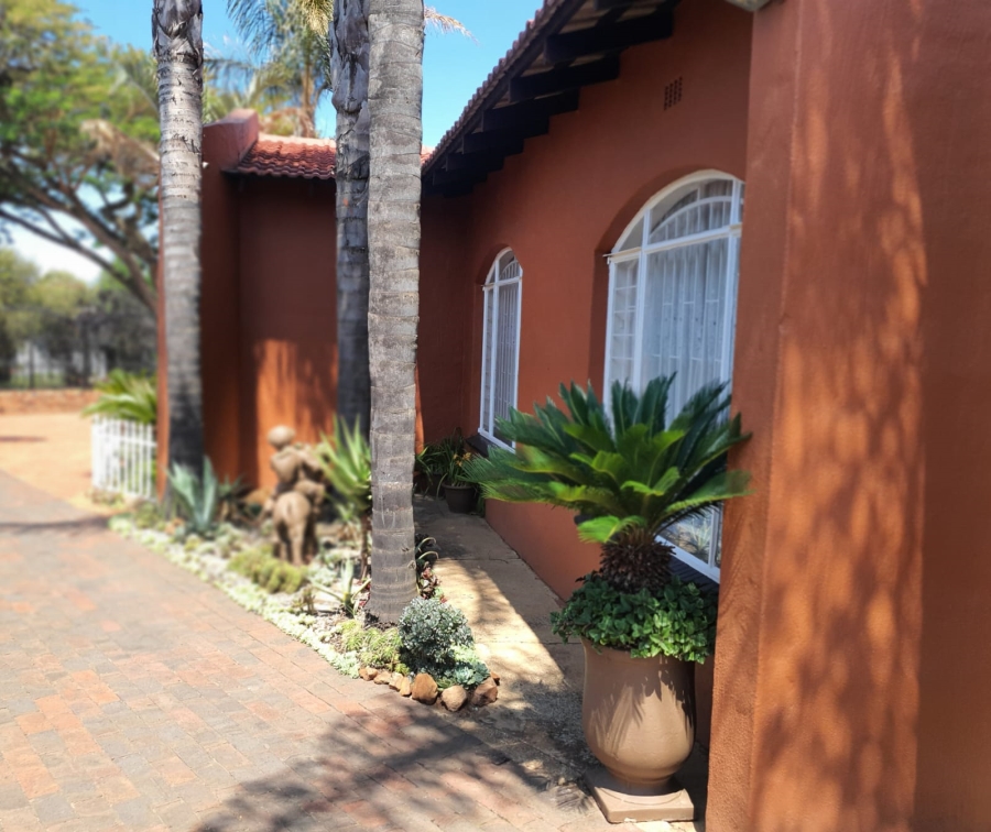 3 Bedroom Property for Sale in Wilro Park Gauteng