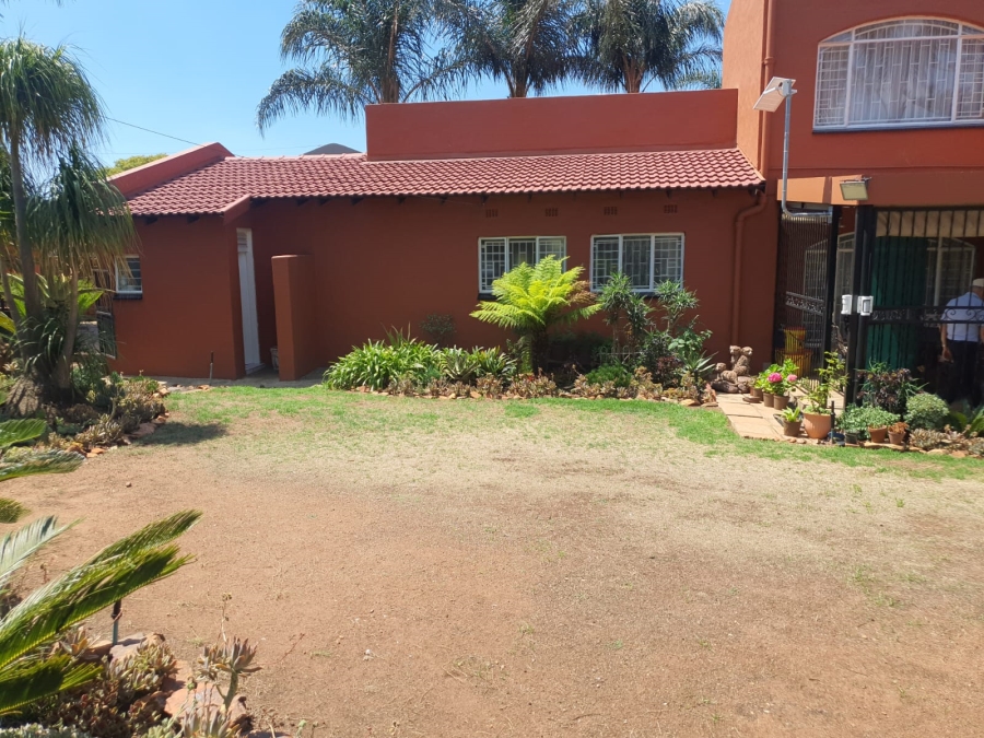 3 Bedroom Property for Sale in Wilro Park Gauteng