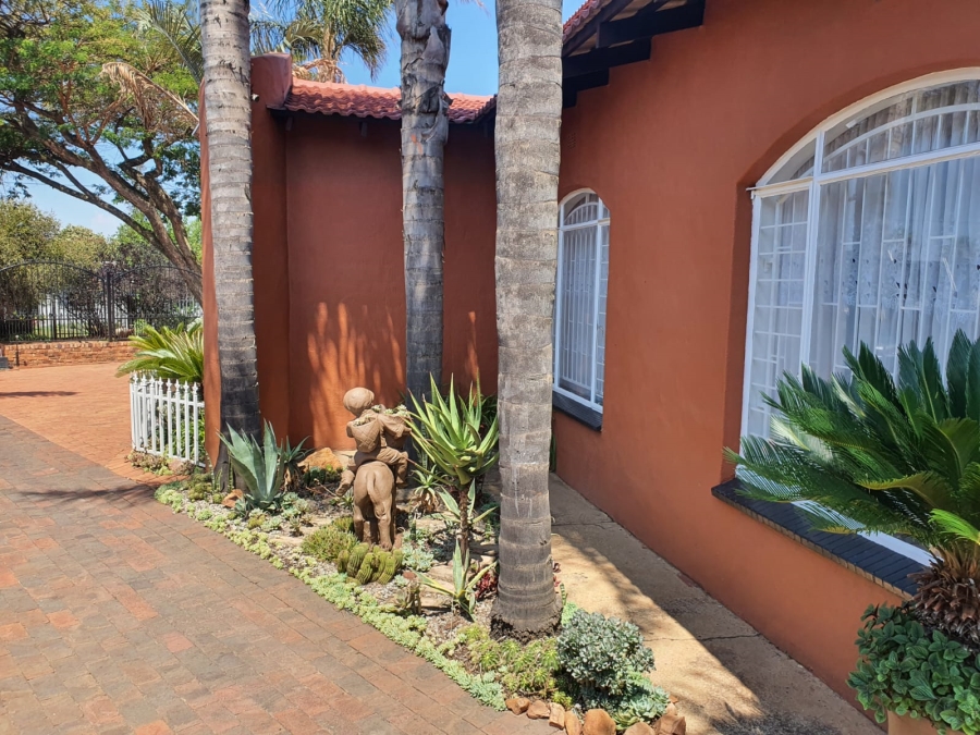 3 Bedroom Property for Sale in Wilro Park Gauteng