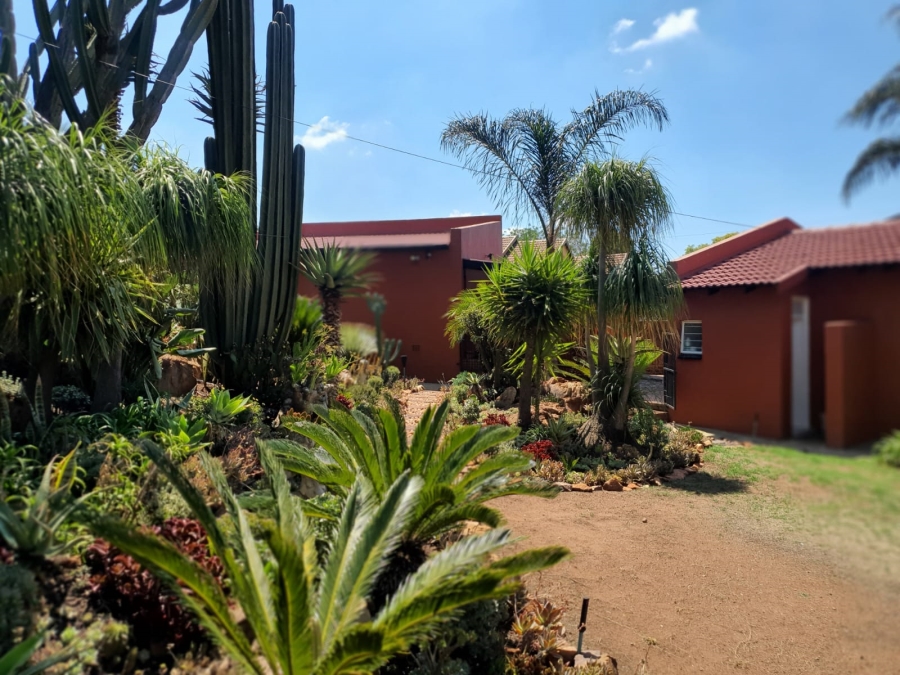 3 Bedroom Property for Sale in Wilro Park Gauteng