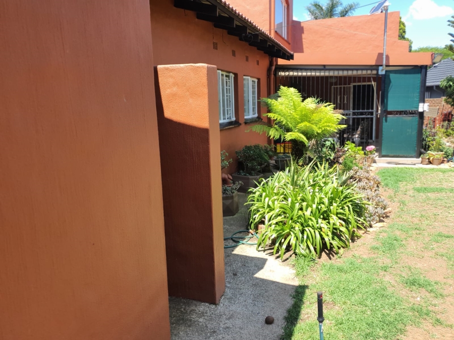 3 Bedroom Property for Sale in Wilro Park Gauteng